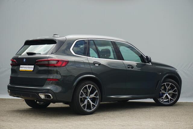 BMW X5 xDrive45e | M Sport | Trekhaak | Schuif-kanteldak | Head-up | Stoelventilatie | Rondomzicht Camera's | Adaptieve Cruise Control met Stop&Go & Stuurhulp | Dodehoek Detectie
