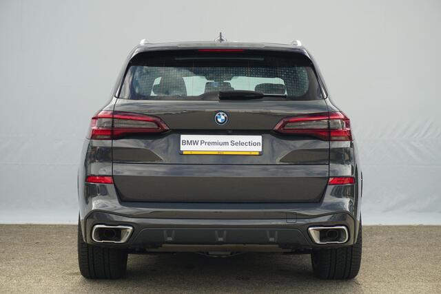 BMW X5 xDrive45e | M Sport | Trekhaak | Schuif-kanteldak | Head-up | Stoelventilatie | Rondomzicht Camera's | Adaptieve Cruise Control met Stop&Go & Stuurhulp | Dodehoek Detectie