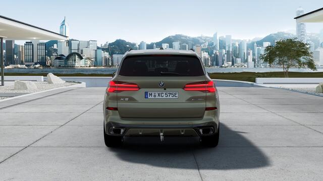 BMW X5 xDrive50e M Sport Automaat / Panoramadak / Trekhaak / Massagefunctie / Soft-Close / Comfortstoelen / Parking Assistant Professional / Active Steering