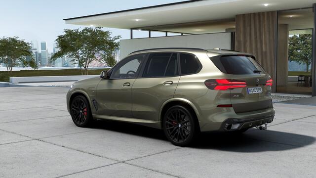 BMW X5 xDrive50e M Sport Automaat / Panoramadak Sky Lounge / Trekhaak / Bowers & Wilkins / Parking Assistant Professional / Soft-Close / Active Steering
