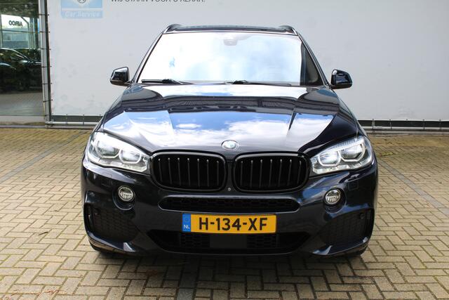 BMW X5 xDrive40d High Executive M-Sport | Panorama dak | Soft close | Head-Up Display | Elektrisch wegklapbare trekhaak | Eletrisch verstelbare stoelen met memory | Harma/Kardon Audiosysteem | Stoelverwarming voor + achter | 360* Camera | Elektrische kofferbakkl