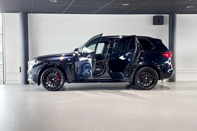 BMW X5 xDrive50e | M Sport Pro | Harman Kardon | Glazen Panoramadak | Iconic Glow | Soft-close | Trekhaak |