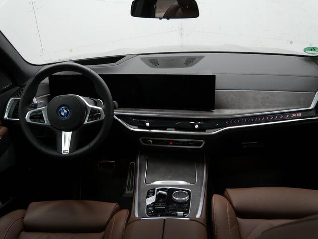 BMW X5 xDrive50e M-Sport | Driving Assistant Professional | Panorama | Harman Kardon | Trekhaak | Soft Close