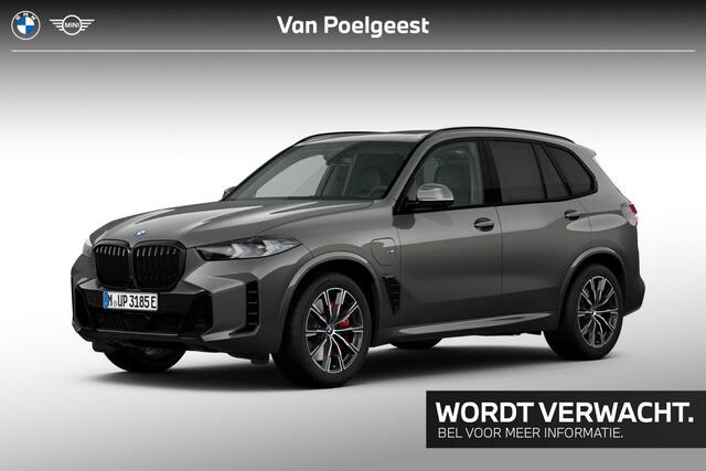 BMW X5 xDrive50e M-Sport Pro 20 Inch / Integrale Active Besturing / Comfort Acces / Soft Close / Electrische Zwenkhaak / Shadow Line koplampen / Sky Lounge / Bowers & Wilkins / Getinte Ramen / Stoelventilatie / Stoelverwarming voor & Achter / Driving Prof / Park