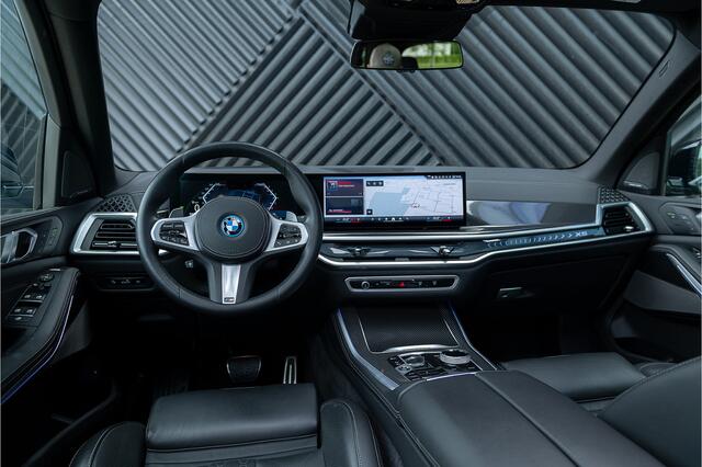 BMW X5 xDrive50e LCI M-sport Pro ACC Pano M Seats Massage Stoelvent. Luchtvering Skyloun, Head Up 360 Kristal HarmanK Trekhaak