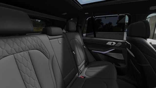 BMW X5 xDrive50e M Sport Automaat / Panoramadak Sky Lounge / Trekhaak / Parking Assistant Professional / Bowers & Wilkins / Adaptieve LED / Soft-Close