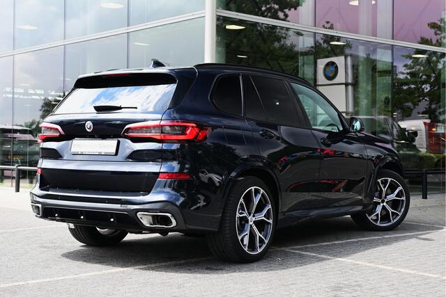 BMW X5 xDrive45e M Sport Automaat / Panoramadak / Comfortstoelen / Comfort Access / Head-Up / Harman Kardon / Laserlight / Parking Assistant Plus / Trekhaak afneembaar
