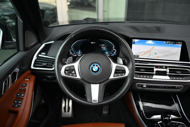 BMW X5 xDrive45e M Sport Automaat / Panoramadak / Comfortstoelen / Comfort Access / Head-Up / Harman Kardon / Laserlight / Parking Assistant Plus / Trekhaak afneembaar
