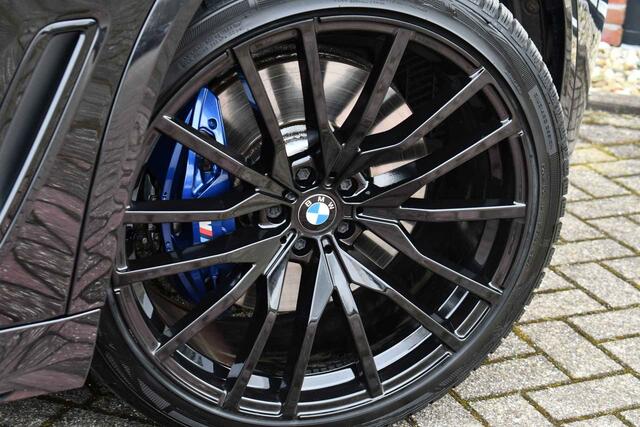 BMW X5 xDrive45e M-Sport SkyLounge M-zetels 4WS ACC Trekh 360 2xTV Carbon HUD