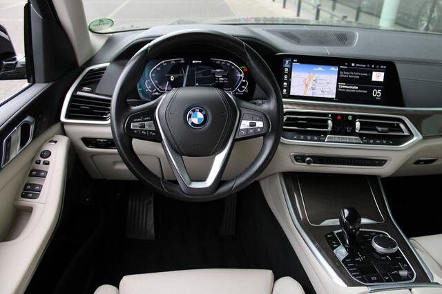 BMW X5 xDrive45e High Executive xLine Automaat / Trekhaak / Comfortstoelen / Adaptieve LED / Stoelverwarming / Achteruitrijcamera
