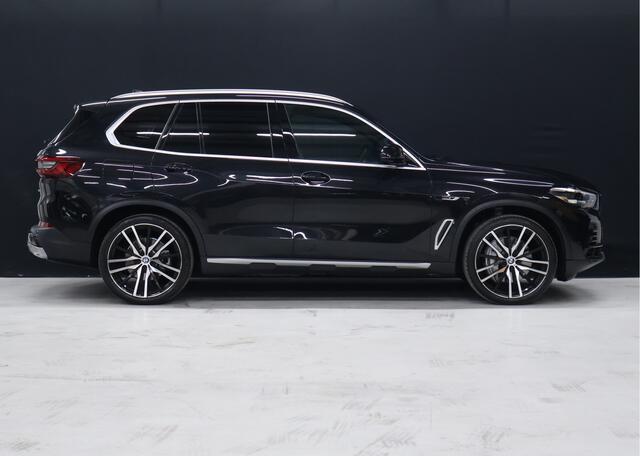 BMW X5 xDrive45e M Sport [LUCHTVERING, SCHUIFKANTELDAK, APPLE CARPLAY, MEMORY SEATS, CAMERA, ADAPTIVE CRUISE, STOELVERWARMING, ELEK. ACHTERKLEP, NAVIGATIE, NIEUWSTAAT]