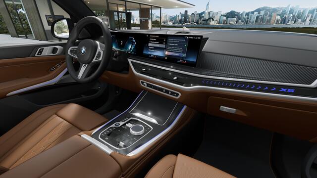 BMW X5 xDrive50e M Sport Automaat / Panoramadak Sky Lounge / Trekhaak / Bowers & Wilkins / Parking Assistant Professional / Comfortstoelen / Adaptieve LED / Soft-Close
