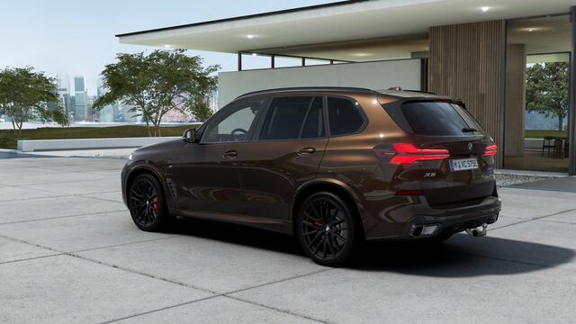 BMW X5 xDrive50e M Sport Automaat / Panoramadak Sky Lounge / Trekhaak / Bowers & Wilkins / Parking Assistant Professional / Comfortstoelen / Massagefunctie / Soft-Close