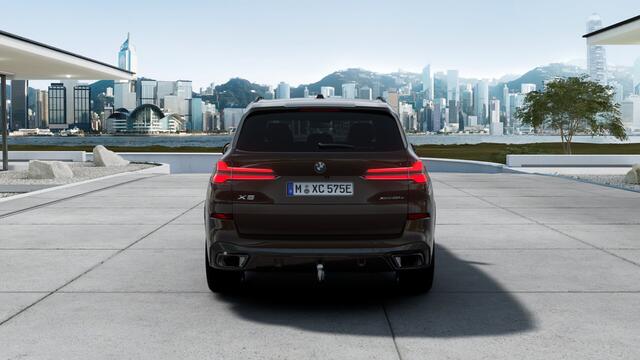 BMW X5 xDrive50e M Sport Automaat / Panoramadak Sky Lounge / Trekhaak / Bowers & Wilkins / Parking Assistant Professional / Comfortstoelen / Massagefunctie / Soft-Close