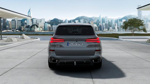 BMW X5 xDrive50e M Sport Automaat / Panoramadak Sky Lounge / Trekhaak / Bowers & Wilkins / Parking Assistant Professional / Soft-Close / Comfortstoelen / Active Steering