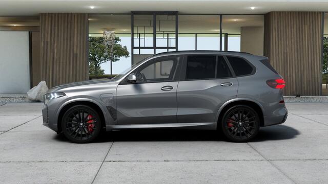 BMW X5 xDrive50e M Sport Automaat / Panoramadak Sky Lounge / Trekhaak / Bowers & Wilkins / Parking Assistant Professional / Soft-Close / Comfortstoelen / Active Steering