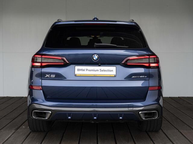 BMW X5 xDrive45e | M Sportpakket | High Executive | 22 inch | Active Steering | Glazen panoramadak | Soft Close | Active Cruise Controle | Driving Assistent | BMW Laserlight | Harman Kardon