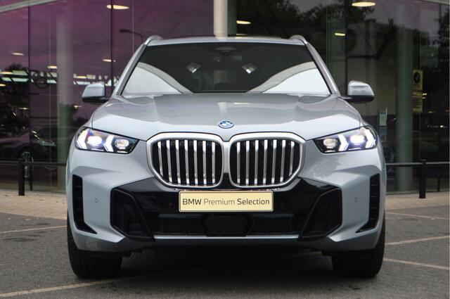 BMW X5 xDrive50e M Sport Automaat / Trekhaak / Panoramadak Sky Lounge / Comfortstoelen / Comfort Access / Soft-Close / Stoelventilatie / Parking Assistant Professional