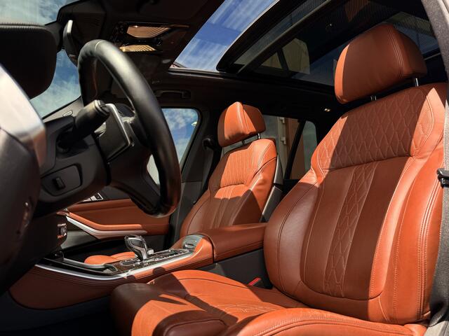 BMW X5 xDrive45e M-Sport Individual | ACC | H/K | Skylounge | Stoelverwarming \ verkoeling | Stuurverwarming | HUD | Luchtvering | Massage | Soft close | Laser | 22' Velgen | Afn. Trekhaak |