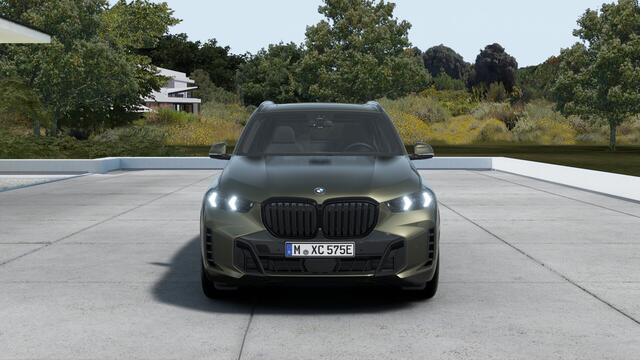 BMW X5 xDrive50e M Sport Automaat / Panoramadak Sky Lounge / Trekhaak / Bowers & Wilkins / Comfortstoelen / Parking Assistant Professional / Soft-Close