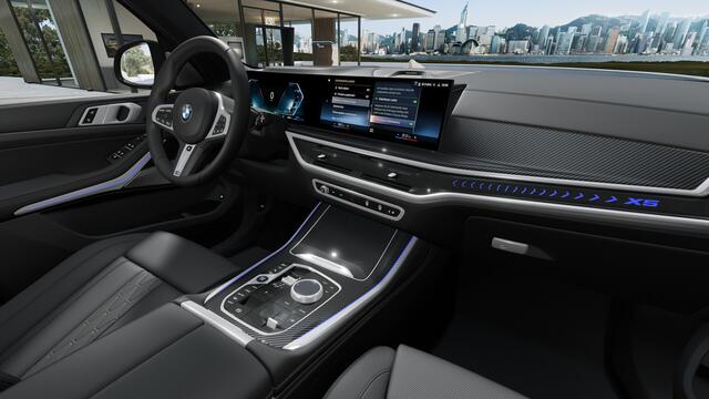 BMW X5 xDrive50e M Sport Automaat / Panoramadak Sky Lounge / Trekhaak / Bowers & Wilkins / Comfortstoelen / Parking Assistant Professional / Soft-Close