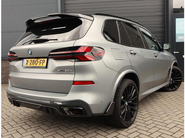 BMW X5 xDrive50e M Sport | Sky Lounge | M Stoelen | Carbon Exterieur/Interieur | trekhaak | Bomvol