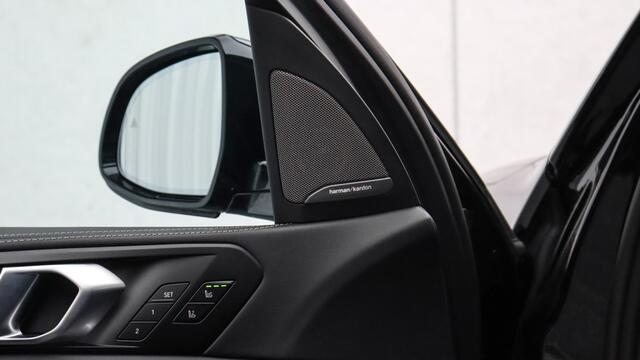 BMW X5 xDrive50e M-Sport Pro | Massage | Harman/Kardon | Stoelventilatie | Panoramadak | Soft-Close | Head-up | Trekhaak | Achterasbesturing