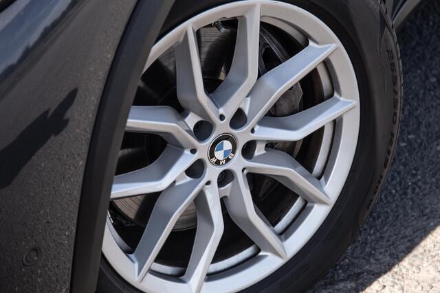 BMW X5 xDrive45e High Executive CARPLAY / CAMERA / DEALER ONDERHOUDEN / ZWART LEER / STOELVERWARMING / TREKHAAK