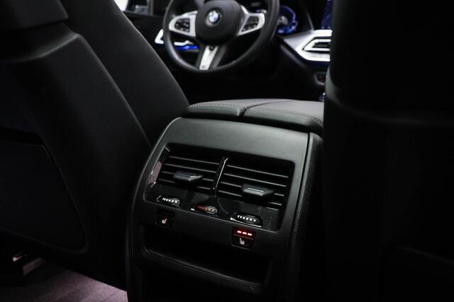 BMW X5 xDrive45e High Executive | PANORAMADAK | LASER LED | HEAD UP | INDIVIDUAL LEDER | STOELVENTILATIE | SOFTCLOSE | TREKHAAK | 21"