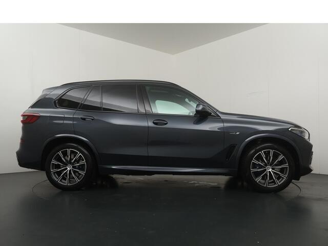 BMW X5 xDrive45e High Executive M Sportpakket | Glazen panoramadak | Driving Assistant Professional | BMW Laserlight | HIFI System Harman Kardon | BMW Head-Up Display