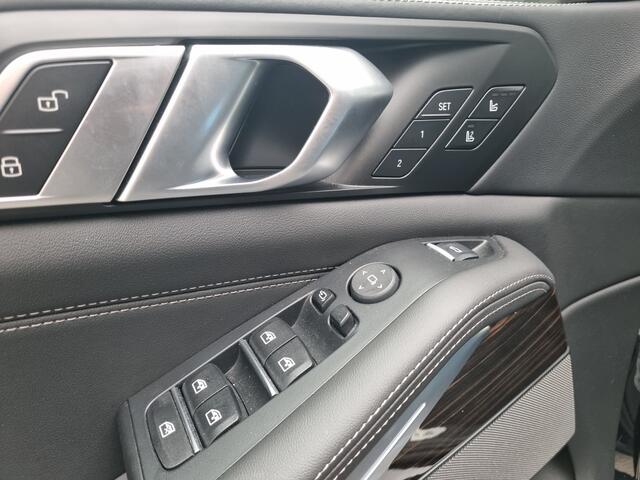 BMW X5 xDrive50e PANO / 360 CAMERA / TREKHAAK / M PAKKET