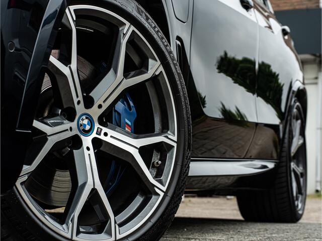 BMW X5 xDrive45e High Exe M-Sport PANO 360 CAMERA LASER HUD 21 INCH STOELVER EN KOEL BOMVOL!!