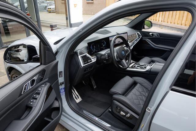 BMW X5 xDrive50e M-Sport PRO Pano - Trekhaak - Brooklyn Grau