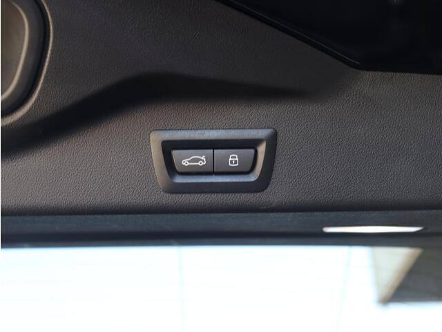 BMW X5 xDrive50e | M Sportpakket Pro | Panodak | Head-Up | Massage | Sky Lounge | Driving Assistant Prof. | Harman Kardon | Stoelventilatie | Soft Close | Parking Assistant Prof. | 21'' LM