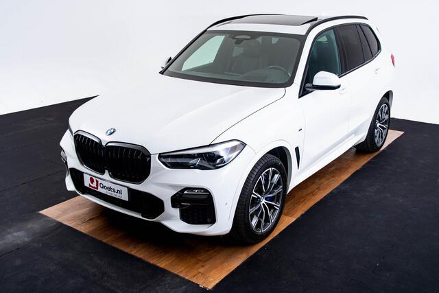 BMW X5 xDrive30d High Executive M-sport - Panoramadak - Trekhaak - Parking Assistant - Driving Assistant Professional - Night Vision - Head-Up - Stoelverwarming