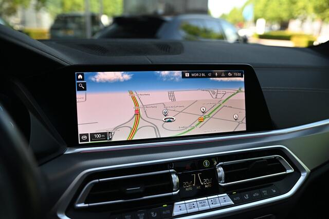 BMW X5 xDrive45e M Sport High Executive Automaat / Trekhaak / Panoramadak / Comfortstoelen / Head-Up / Adaptieve LED / PDC