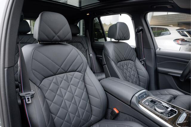 BMW X5 xDrive50e M-Sport PRO Pano - Trekhaak - Brooklyn Grau