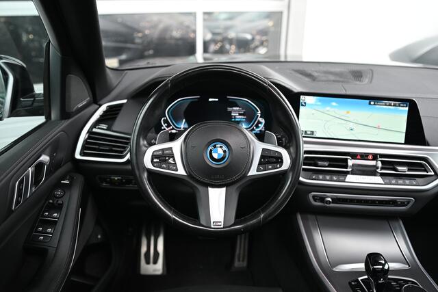 BMW X5 xDrive45e M Sport Automaat / Panoramadak / Trekhaak / Sportstoelen / Achteruitrijcamera / Adaptieve LED / Comfort Access / Active Steering