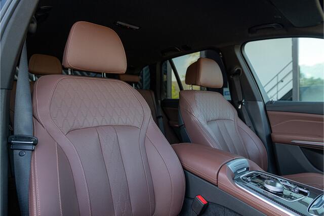 BMW X5 xDrive50e LCI M-sport Pro Massage Stoelvent. Luchtvering Pano Head Up 360 Kristal HarmanK Trekhaak