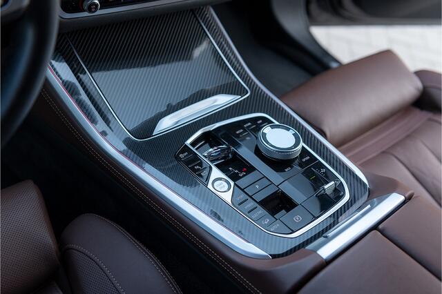 BMW X5 xDrive50e LCI M-sport Pro Massage Stoelvent. Luchtvering Pano Head Up 360 Kristal HarmanK Trekhaak