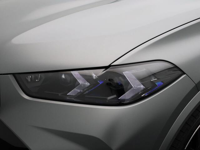 BMW X5 M60 M Sportpakket Pro | Travel Pack | Innovation Pack | Comfort Plus Pack | Exclusive Pack | M Sport uitlaatsysteem | Integral Active Steering | Adaptief onderstel | Soft Close | Panoramadak Sky Lounge | Comfortstoelen + Ventilatie | Driving Assist Prof |