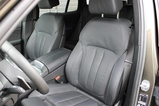 BMW X5 xDrive45e m Sport Manhattan | Trekhaak | Laser | Comfort Access | 22 " Zwart | HeadUp | DealerOnderhouden | BTW | Onderhoudscontract | 93 Procent Accucapaciteit SOH
