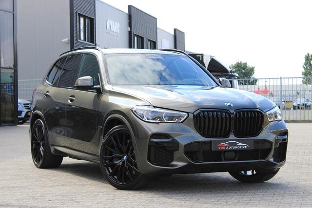 BMW X5 xDrive45e m Sport Manhattan | Trekhaak | Laser | Comfort Access | 22 " Zwart | HeadUp | DealerOnderhouden | BTW | Onderhoudscontract | 93 Procent Accucapaciteit SOH
