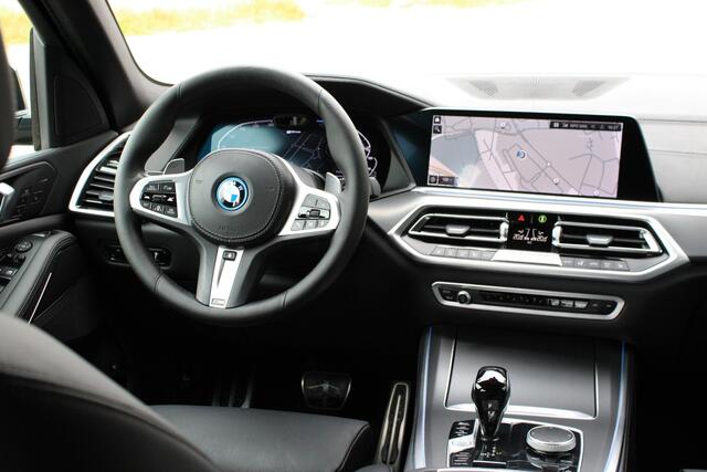 BMW X5 xDrive45e m Sport Manhattan | Trekhaak | Laser | Comfort Access | 22 " Zwart | HeadUp | DealerOnderhouden | BTW | Onderhoudscontract | 93 Procent Accucapaciteit SOH