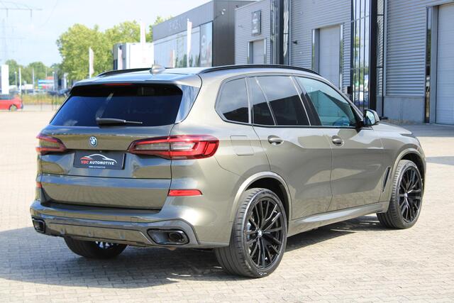 BMW X5 xDrive45e m Sport Manhattan | Trekhaak | Laser | Comfort Access | 22 " Zwart | HeadUp | DealerOnderhouden | BTW | Onderhoudscontract | 93 Procent Accucapaciteit SOH