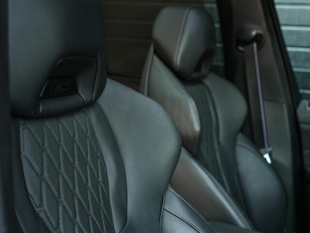 BMW X5 xDrive50e M-Sport Pro | Panoramadak | M-Performance Seats | HUD | 360 Camera | Stoelverwarming + Ventilatie | Memory Seats | Ambiance Interieur | Soft Close | Iconic Glow | Achterbank Verwarming |