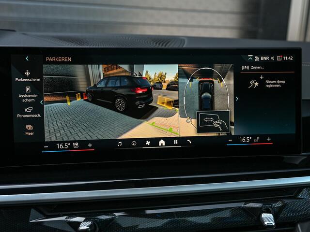 BMW X5 xDrive50e M-Sport Pro | Panoramadak | M-Performance Seats | HUD | 360 Camera | Stoelverwarming + Ventilatie | Memory Seats | Ambiance Interieur | Soft Close | Iconic Glow | Achterbank Verwarming |