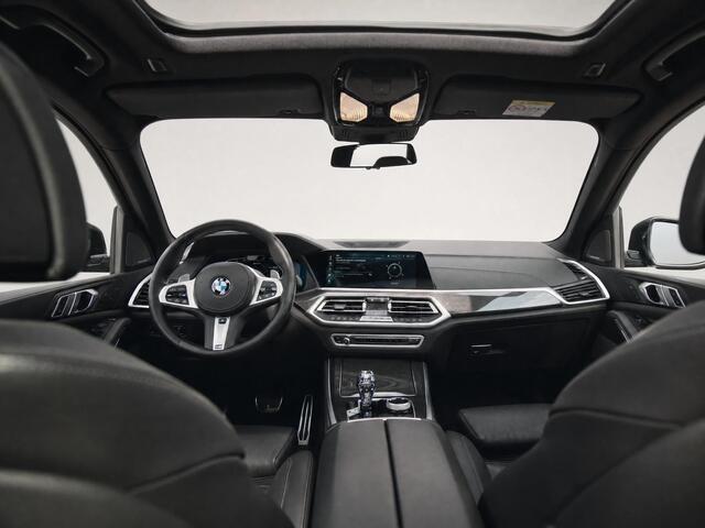 BMW X5 xDrive45e High Executive | Sky Lounge | Soft-close | Hud