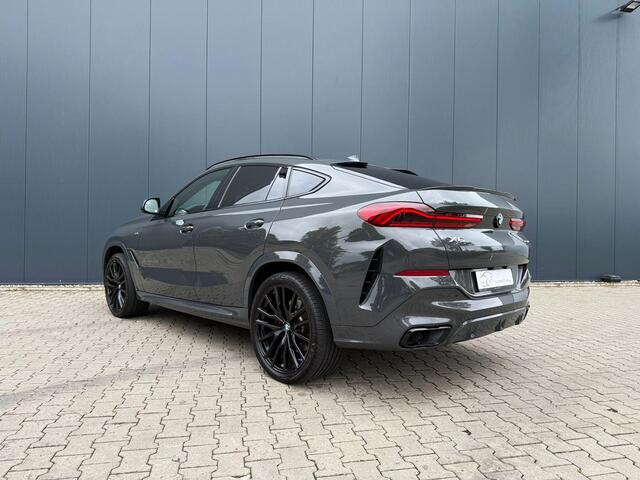 BMW X6 xDrive40d M-sport / pano / 22 inch / HUD / Dravite