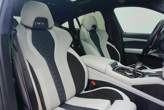 BMW X6 M Competition First Edition Larte Design 22'' / Bowers & Wilkins / Sky Lounge / Hemelbekleding Alcantara / Soft Close / Driver's Pack